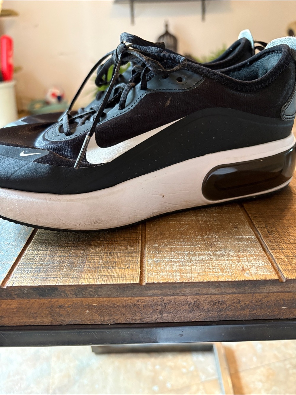 Woman’s Size 9 Nike Black and White Air Max Platform Sneaker
